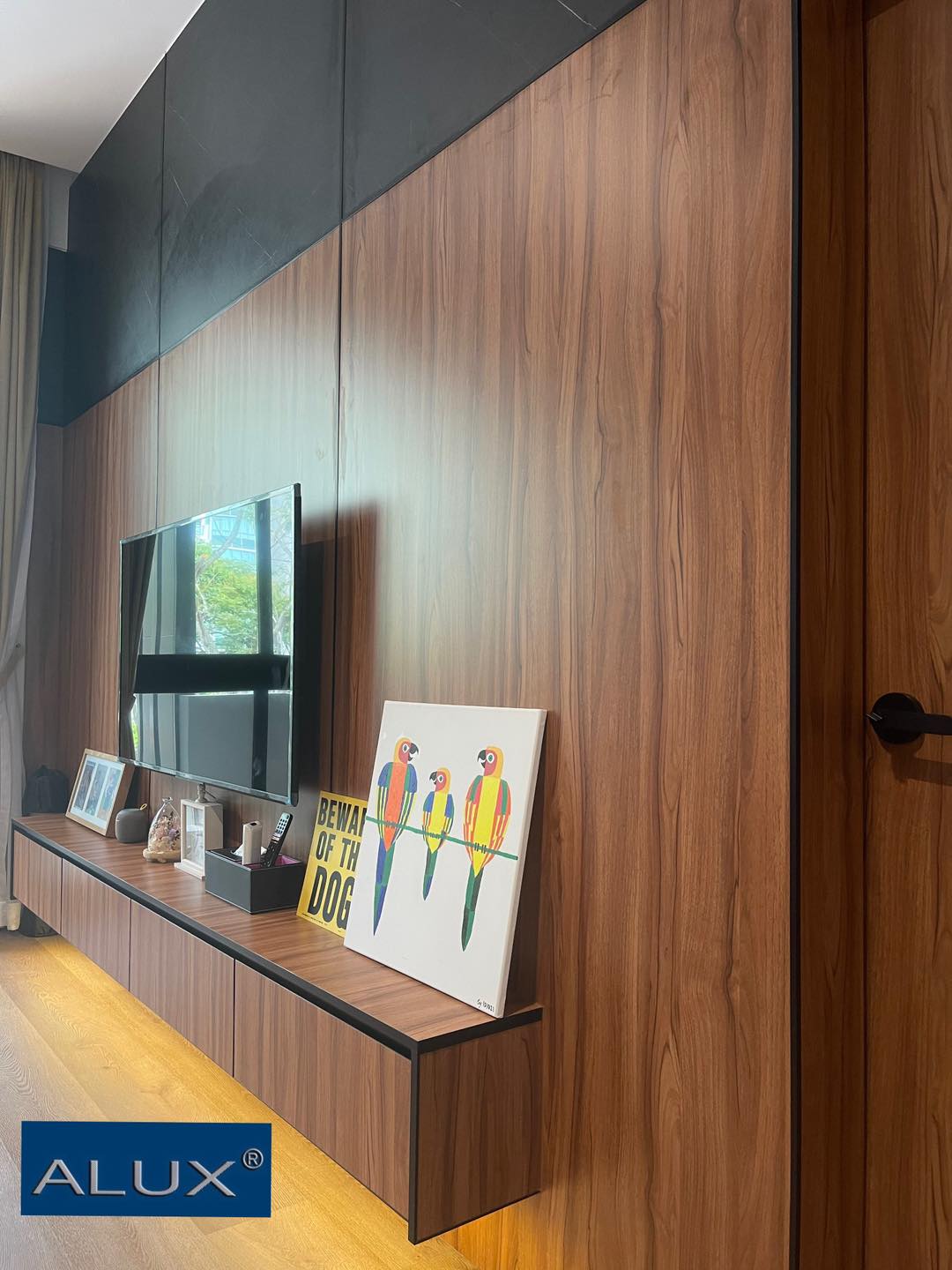 Elegant Wood Finishing with a Modern Touch